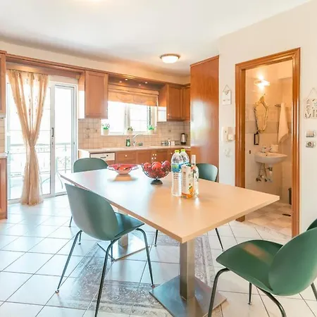 Διαμέρισμα Rena's Center House *