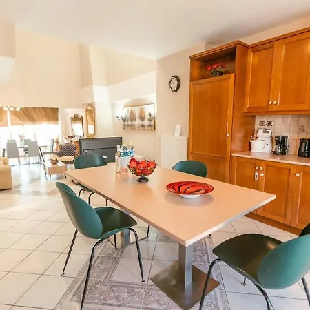 Rena's Center House Kos By