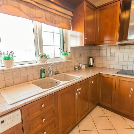 Апартаменты Rena's Center House