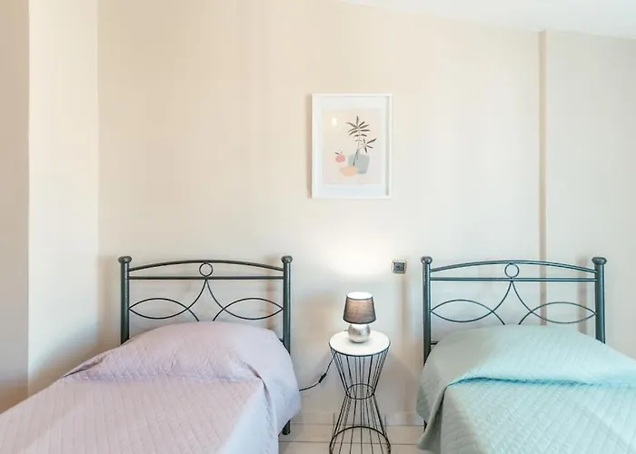 Rena's Center House Apartment
