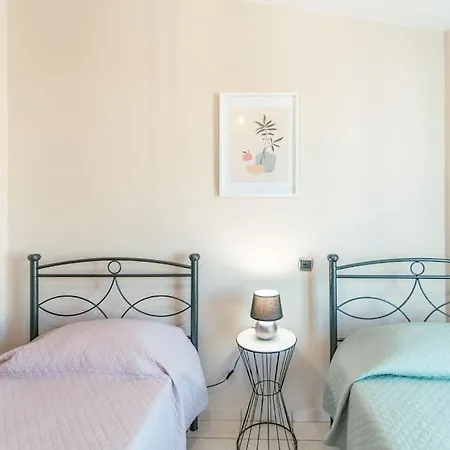 Rena's Center House Apartment