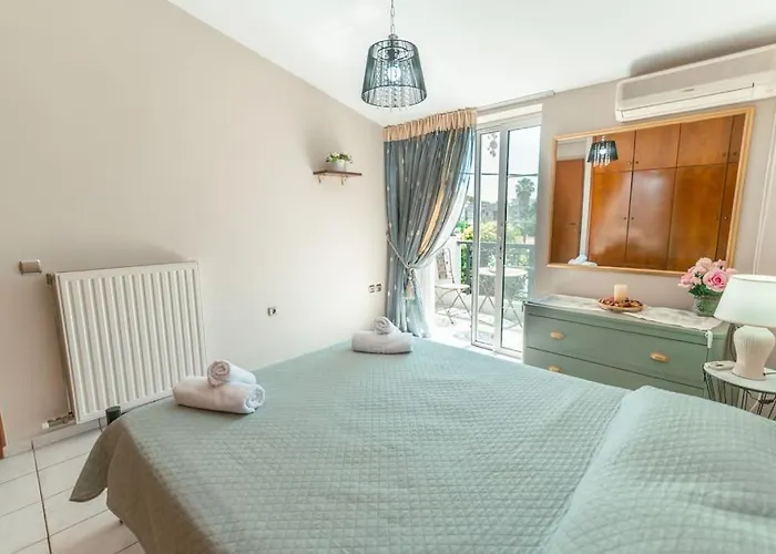 Rena's Center House *