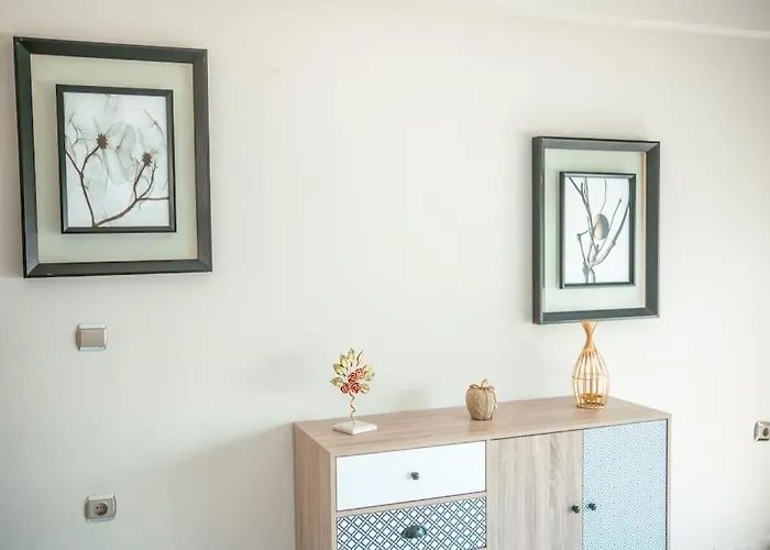 Rena's Center House * העיירה קוס