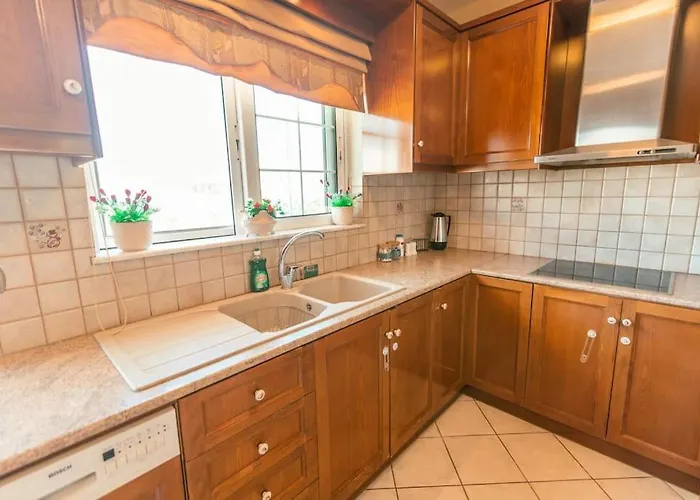 דירה Rena's Center House