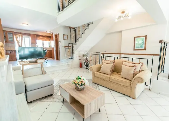 דירה Rena's Center House