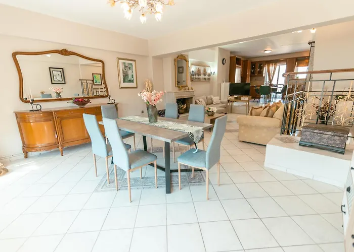 דירה Rena's Center House